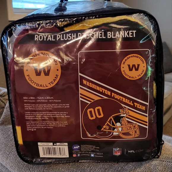 NFL Washington Commanders Throw - Picture 1 of 3